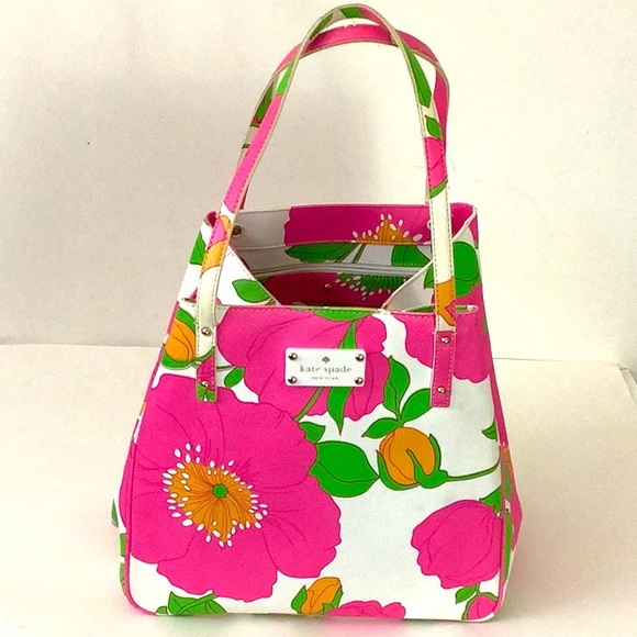 kate spade Handbags - Kate Spade Floral Bucket Bag/Tote Double Handle Pockets FLAWS See Description